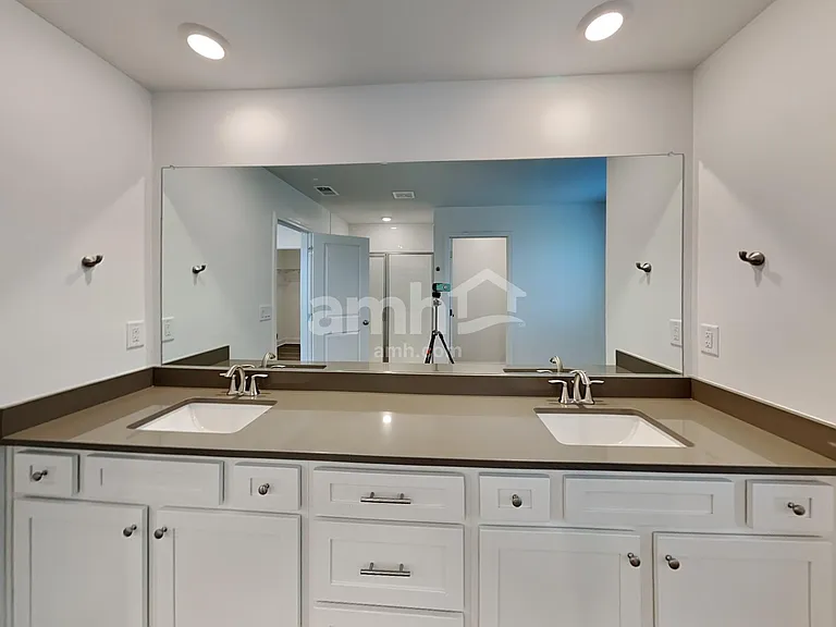 1032 Highland Walk — Photo 14
