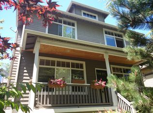 907 25th Ave, Seattle, WA 98122