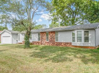 905 W Crestview St, Springfield, MO 65807
