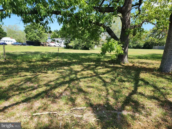 Maple St, Delmar, MD 21875