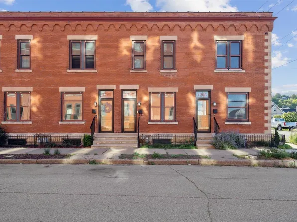 1787 Washington St, Dubuque, IA 52001