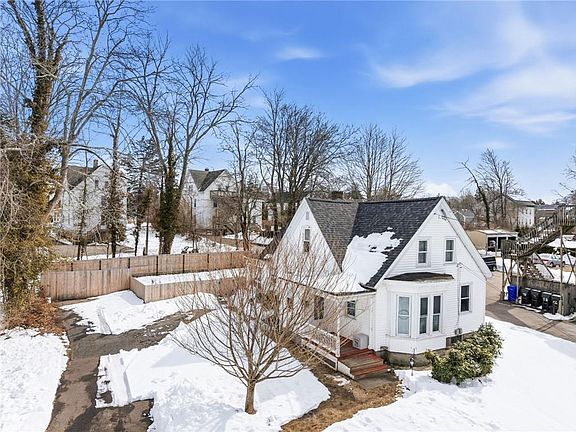 2nd image of 16 Spring St