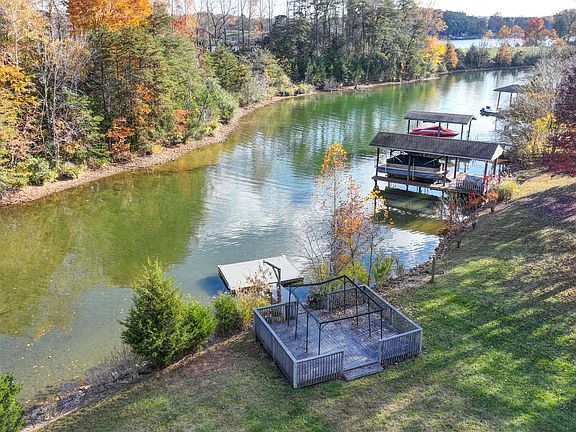 2nd image of 381 Browns Point Dr