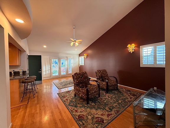 5th image of 1319 Flanders Rd