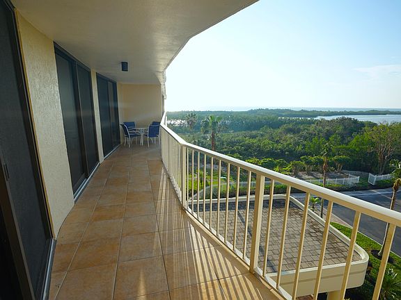 2nd image of 440 Seaview Ct APT 508