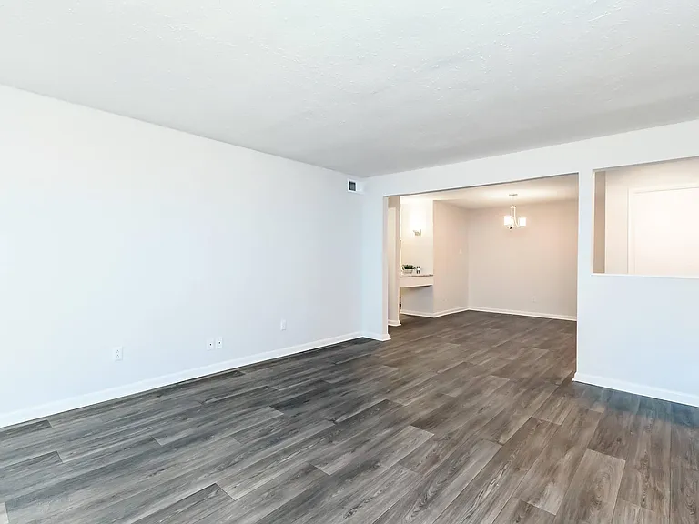 Chase Cove Apartments — Photo 70