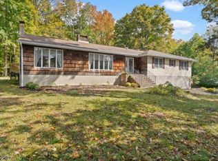 69 Maple Grange Rd, Vernon, NJ 07462