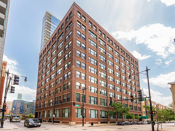 10 story Paper Place Lofts designed by the famous