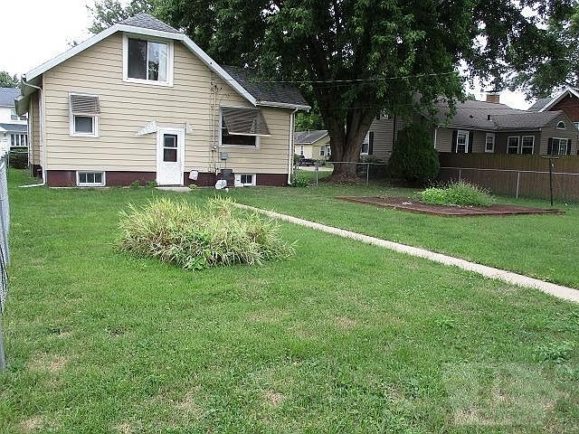 2nd image of 1323 S Garfield Ave