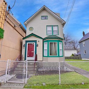 1114 Forest Ave, Staten island, NY, 10310