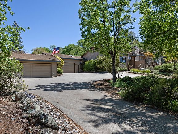 2nd image of 3570 Skyview Dr