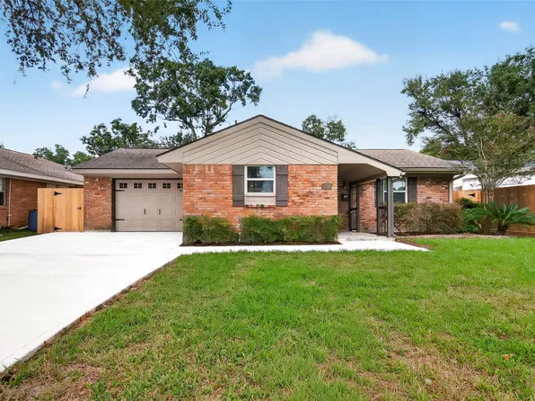 6718 Carvel Ln, Houston, TX 77074