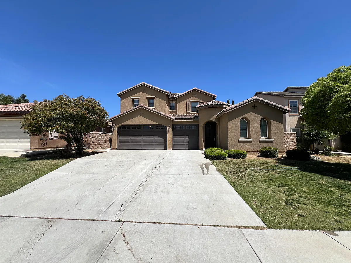 Building Photo - 9714 Oporto Way