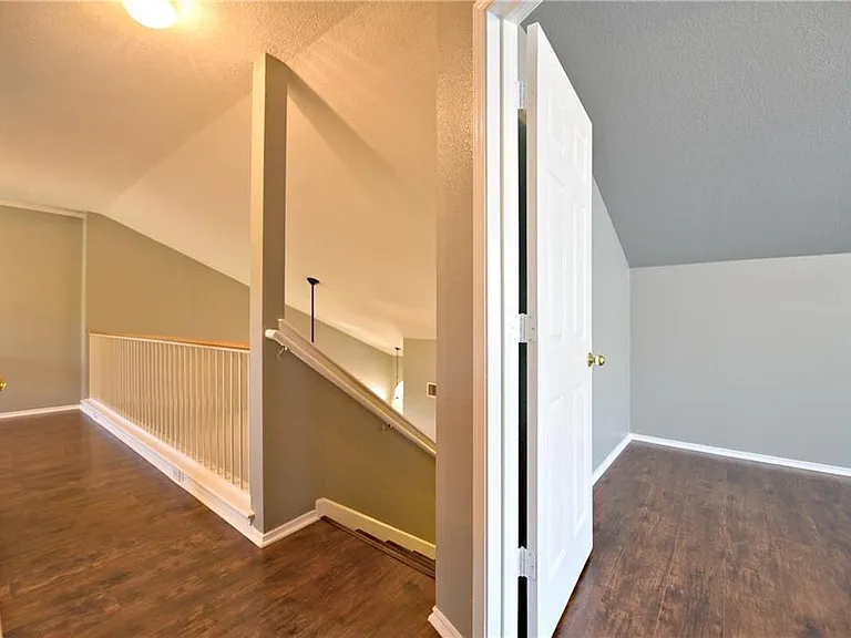 2813 Greenlee Dr — Photo 11