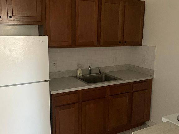 3rd image of 3225 Dellwood Ave