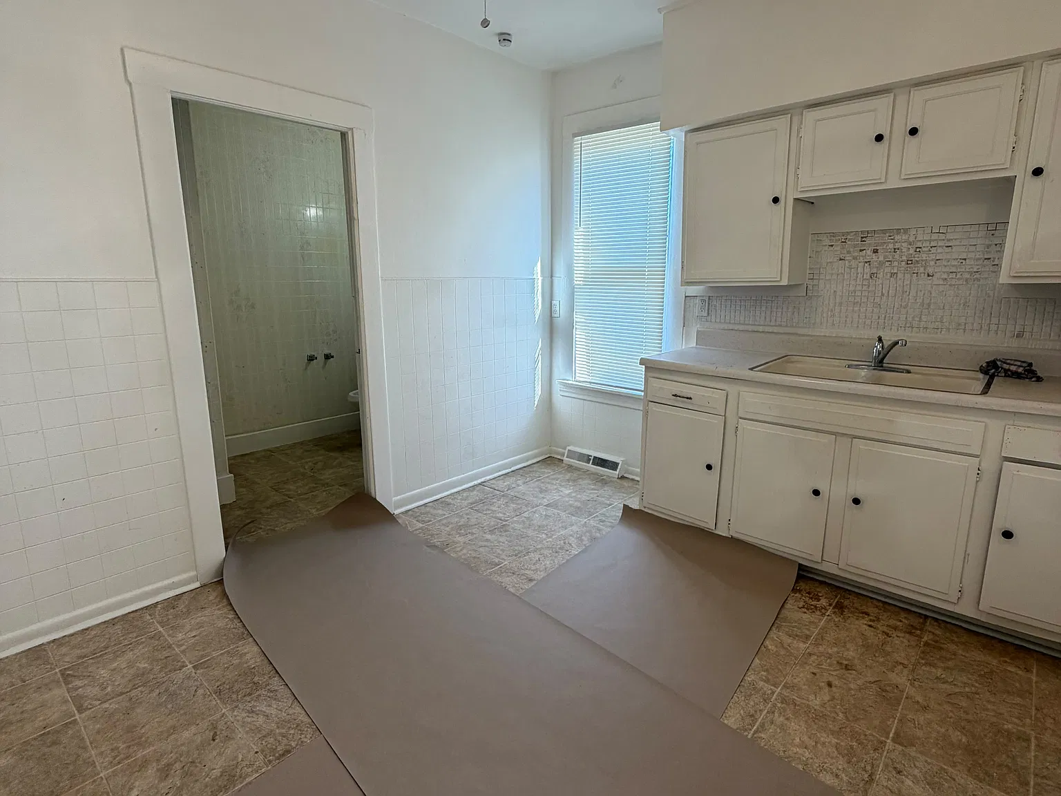 2 bed, $895 — Photo 4