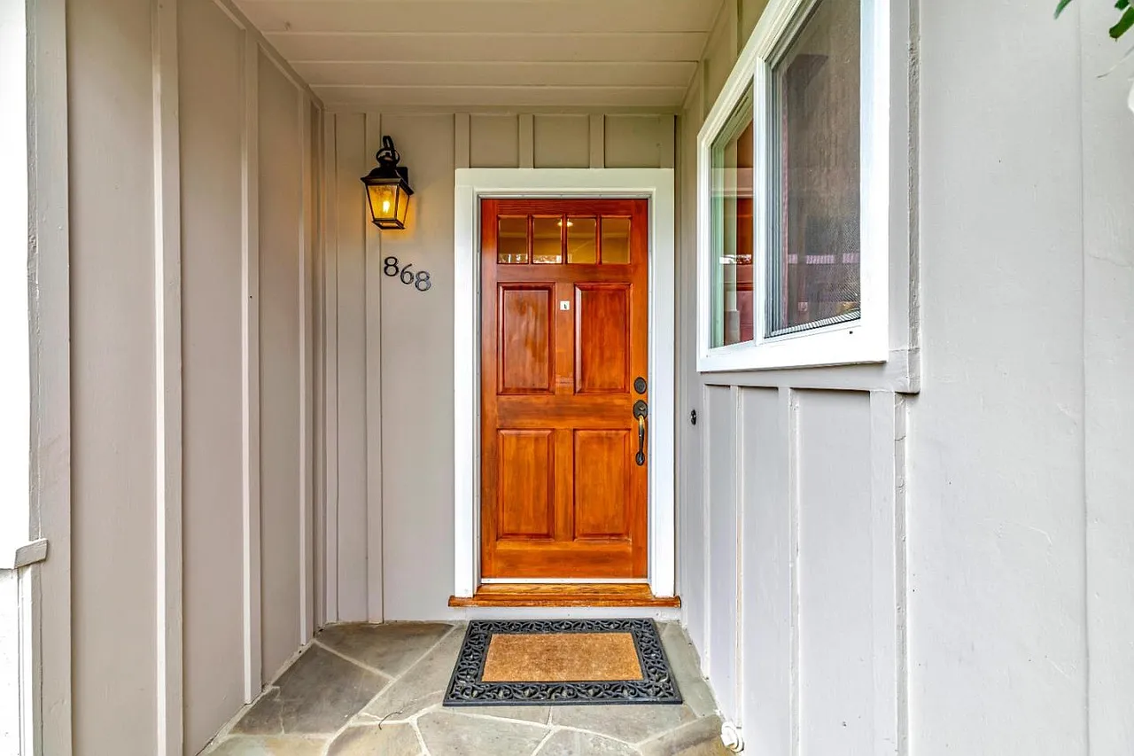 3 bed, 1323 sqft, $7,500 — Photo 3