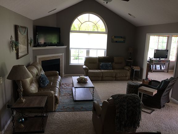 2nd image of 1526 Bridgewater Way S