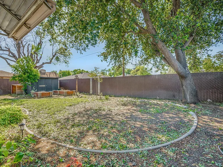 1406 Baywood Dr — Photo 8