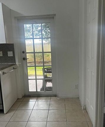 5th image of 11458 NW 33rd St #1