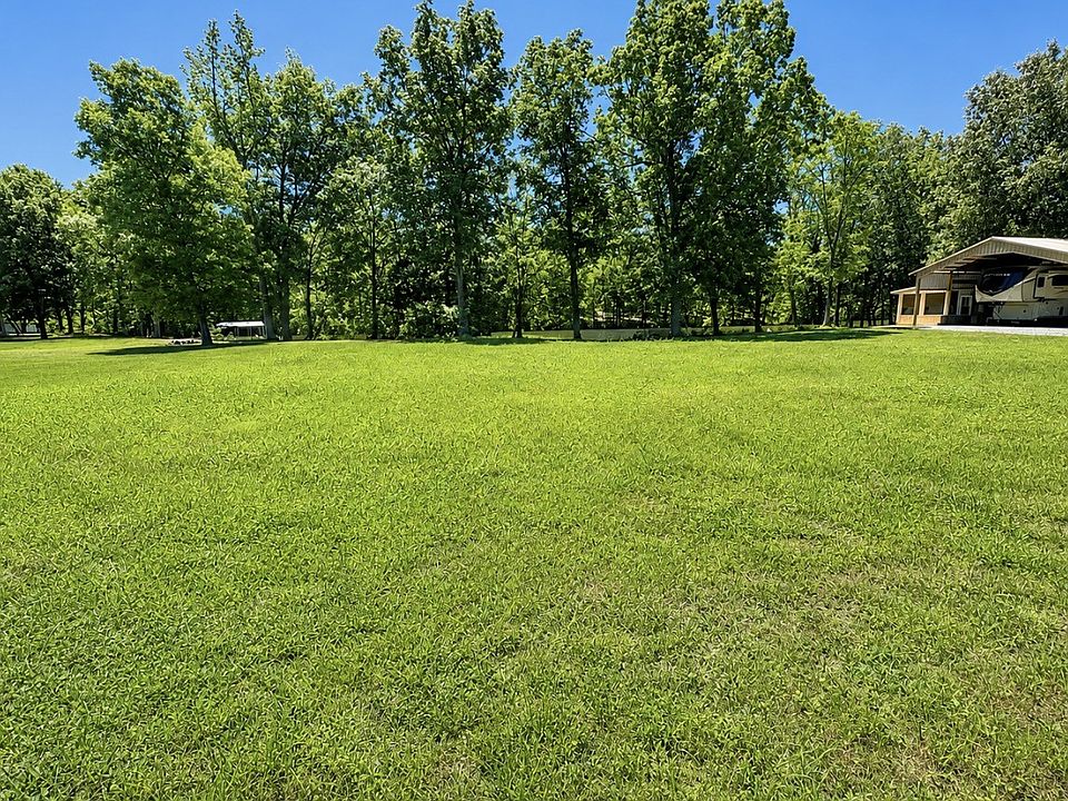 1st image of 384 Duck Blind Rd