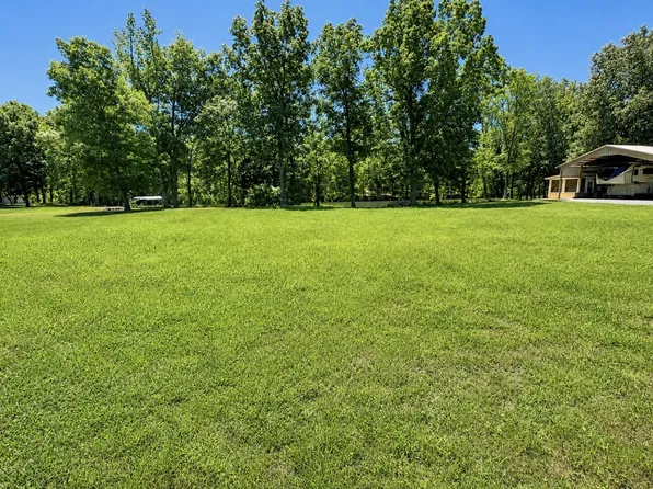 384 Duck Blind Rd, Clifton, TN 38425