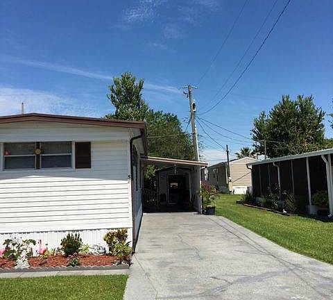 RIGHT SIDE CARPORT