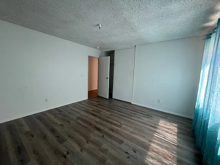 1016 Benito Ave — Photo 12