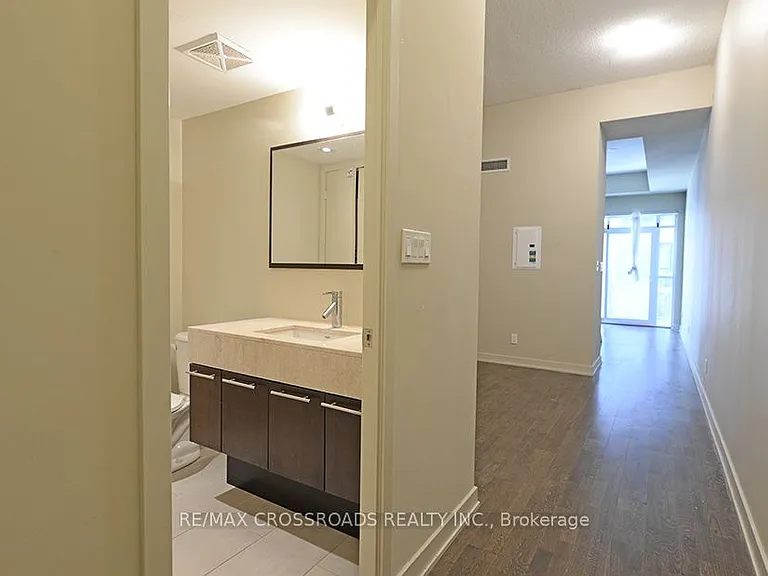 126 Simcoe St #706 — Photo 9