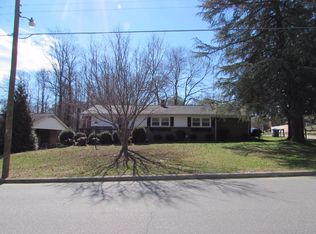 1336 12th Ave NE, Hickory, NC 28601