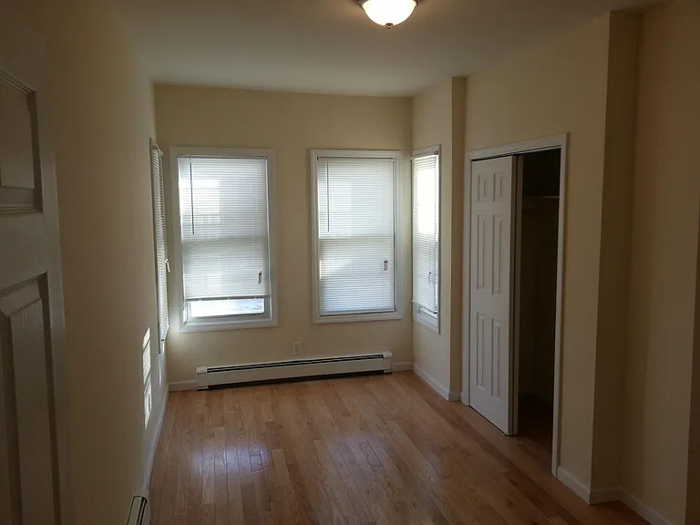 309 Hobart Ave #1 — Photo 1