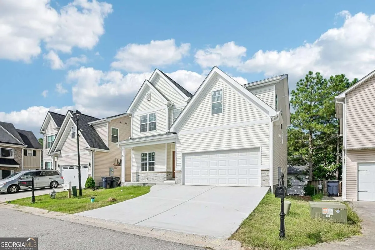 4 bed, 3.5 bath, $2,650 — Photo 1