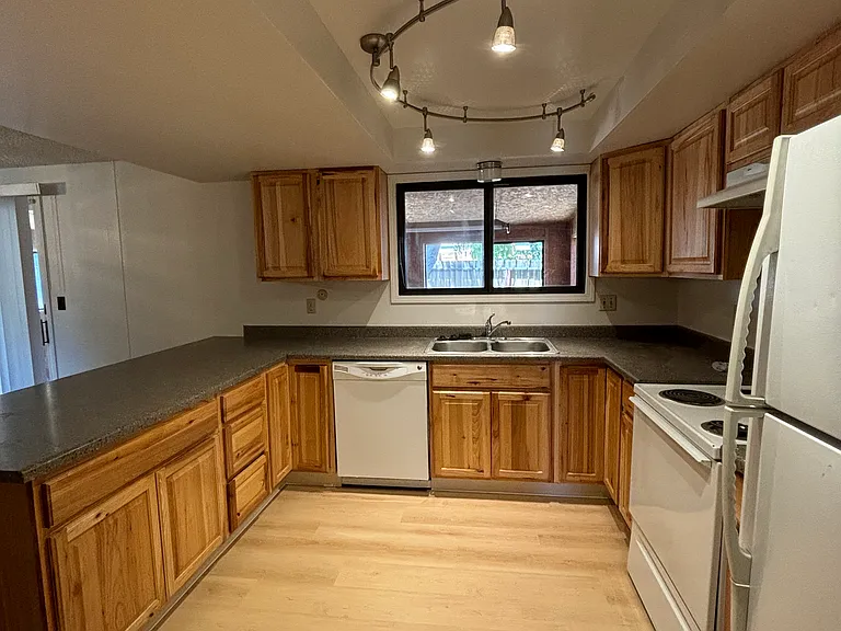 1775 Stardust St — Photo 9