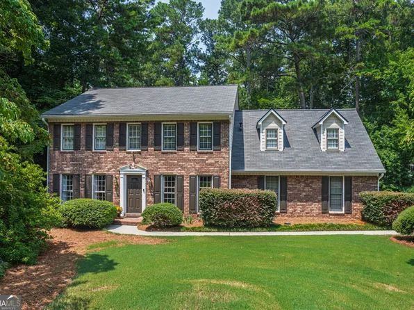 1707 Red Fox Run, Lilburn, GA 30047