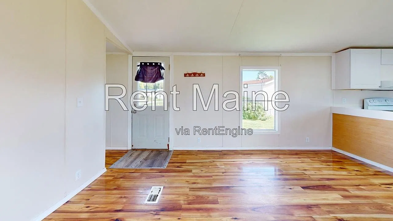3 bed, 1.0 bath, 948 sqft, $1,250 — Photo 3
