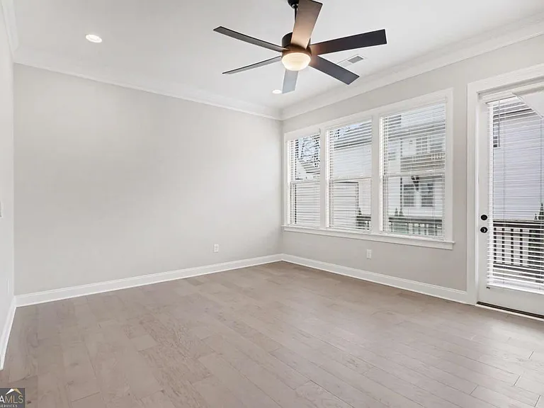 1258 Epping Ln — Photo 12