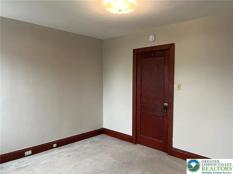 543 W Emaus Ave — Photo 33