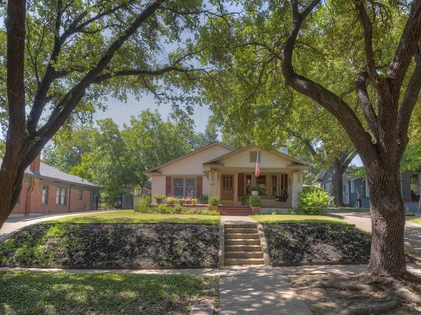 2005 Park Place Ave, Fort Worth, TX 76110