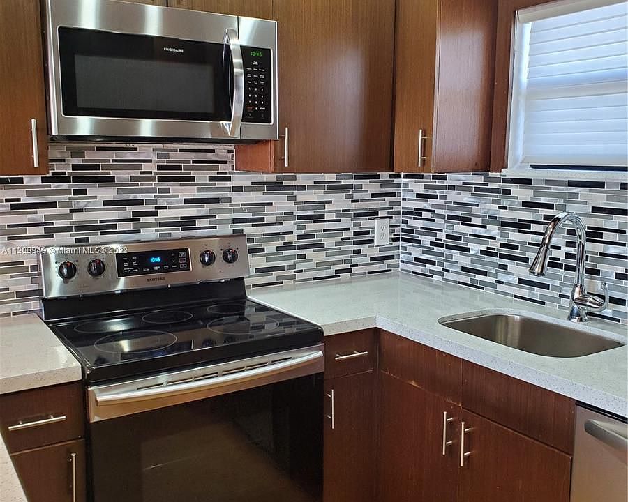 1st image of 8290 Lake Dr APT 525