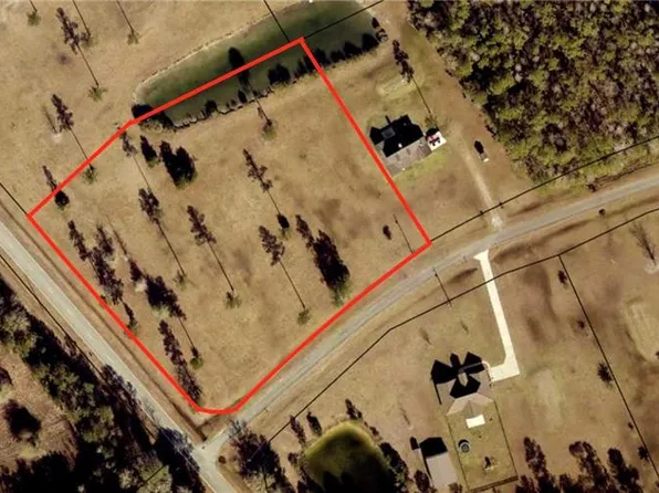 41 Thoroughbred Rd, Woodbine, GA 31569
