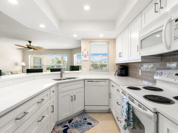 900 Collier Ct APT 106, Marco Island, FL 34145