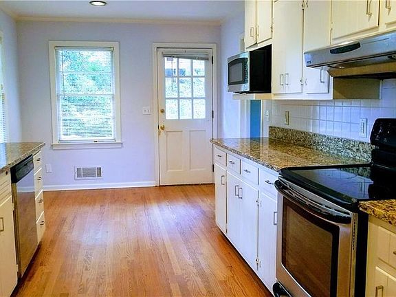 2nd image of 3005 Shady Valley Dr