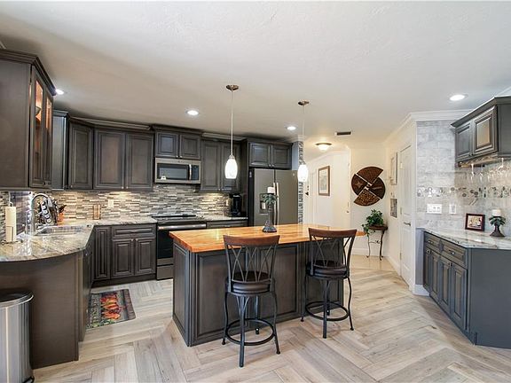 2nd image of 4230 Vaughan Ln