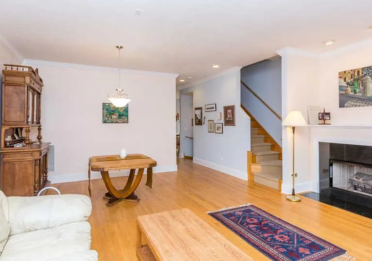 4113 N Southport Ave — Photo 7