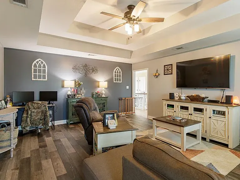 5084 Branch Point Dr — Photo 2