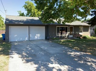 110 N 3rd St, Talent, OR 97540