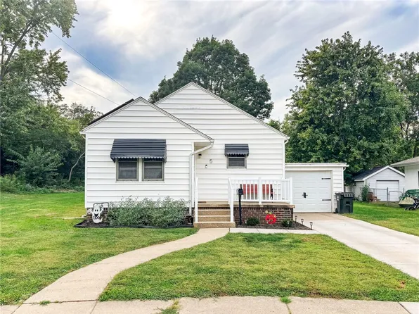 5 Parisian Ct, Paris, IL 61944