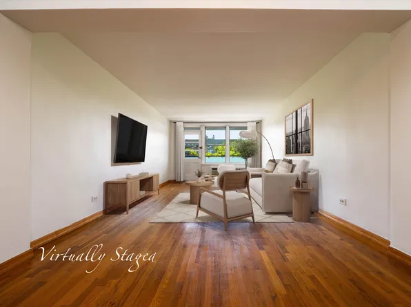 525 Ocean Parkway image 1 of 24