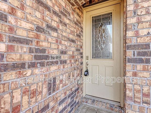 5th image of 3910 Ashton Dr #1