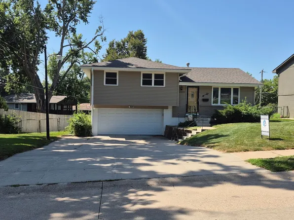 12559 O St, Omaha, NE 68137